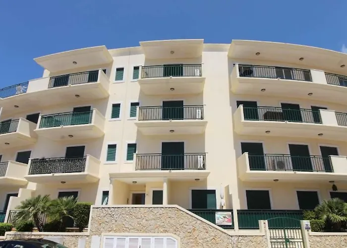 Boa Vista With Sea Views And Shared Pool Albufeira